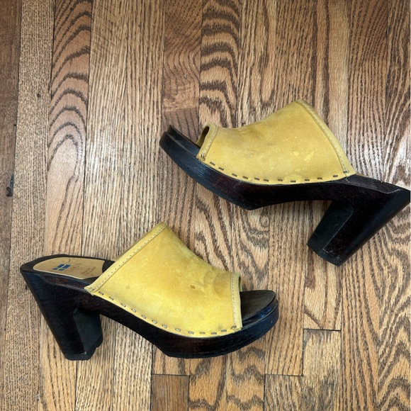 Sven’s Swedish Clogs Yellow - Picture 4 of 4